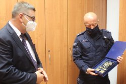 Komendant Powiatowy Policji w Wieliczce dziękuje za wsparcie Wójtowi Gminy Gdów