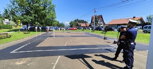 Policjanci na miasteczku rowerowym
