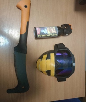 niebezpieczne przedmioty zabezpieczone przy 17 letnim obywatelu Ukrainy