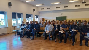 Uczestnicy prelekcji w Szkole Podstawowej w Gdowie
