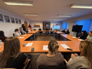 Pracownicy cywilni KPP Wieliczka w trakcie ćwiczeń Egida 25