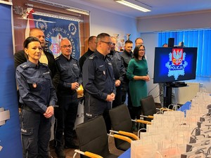 I Zastępca Komendanta Powiatowego Policji w wieliczce wraz z kadrą kierowniczą