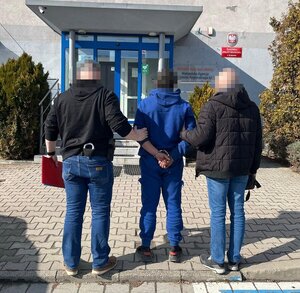 Obywatel Ukrainy doprowadzony do placówki SG przez Wielickich Kryminalnych