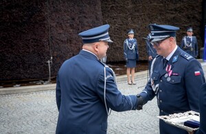Zastępca Komendanta Wojewódzkiego Policji w Krakowie oraz Zastępca Komendanta Powiatowego Policji w wieliczce