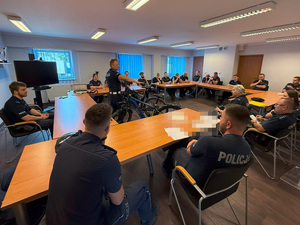 Policjanci w trakcie szkolenia z zakresu jednośladów