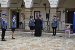 Kapelan wielickiej Komendy gratuluje nowo powołanym komendantom