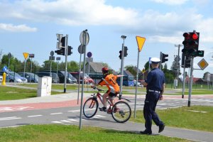 Policjant i rowerzysta