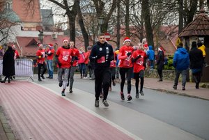 Policjant KPP Wieliczka podczas biegu