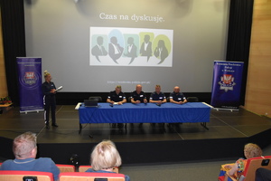 Policjanci KPP Wieliczka podczas Debaty