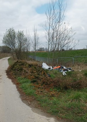 Dzikie wysypisko śmieci Czarnochowice