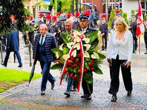 Policjanci Z Wieliczki Uczcili 232 Rocznicę Uchwalenia Konstytucji 3 Maja