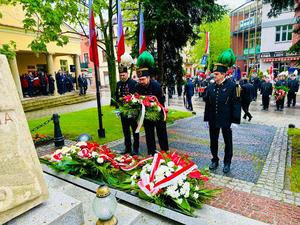 Policjanci Z Wieliczki Uczcili 232 Rocznicę Uchwalenia Konstytucji 3 Maja