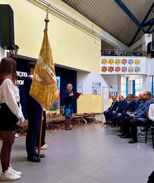 Ślubowanie klas pierwszych w Zespole Szkół im. Ojca Świętego Jana Pawła II w Niepołomicach